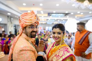 www.pradakshinaa.com_mumbai_candid_wedding_photographer_marathiwedding_gujaratiwedding_2019_photographer_Pradakshinaa-P+A-25