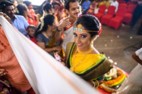 www.pradakshinaa.com_mumbai_candid_wedding_photographer_wedding_southindianwedding_2019_photographer_Pradakshinaa_P+R_bestweddingphotographer-27