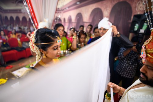 www.pradakshinaa.com_mumbai_candid_wedding_photographer_wedding_southindianwedding_2019_photographer_Pradakshinaa_P+R_bestweddingphotographer-30