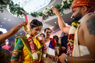www.pradakshinaa.com_mumbai_candid_wedding_photographer_wedding_southindianwedding_2019_photographer_Pradakshinaa_P+R_bestweddingphotographer-33