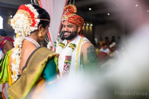 www.pradakshinaa.com_mumbai_candid_wedding_photographer_wedding_southindianwedding_2019_photographer_Pradakshinaa_P+R_bestweddingphotographer-35