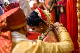 www.pradakshinaa.com_mumbai_candid_wedding_photographer_wedding_southindianwedding_2019_photographer_Pradakshinaa_P+R_bestweddingphotographer-41