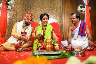 www.pradakshinaa.com_mumbai_candid_wedding_photographer_wedding_southindianwedding_2019_photographer_Pradakshinaa_P+R_bestweddingphotographer-46