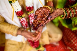www.pradakshinaa.com_mumbai_candid_wedding_photographer_wedding_southindianwedding_2019_photographer_Pradakshinaa_P+R_bestweddingphotographer-47