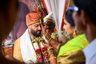 www.pradakshinaa.com_mumbai_candid_wedding_photographer_wedding_southindianwedding_2019_photographer_Pradakshinaa_P+R_bestweddingphotographer-49