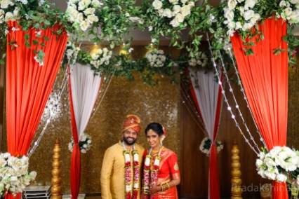 www.pradakshinaa.com_mumbai_candid_wedding_photographer_wedding_southindianwedding_2019_photographer_Pradakshinaa_P+R_bestweddingphotographer-51