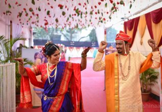 www.pradakshinaa.com_mumbai_candid_wedding_photographer_marathiwedding_bestweddingphotographer_2019_photographer_Pradakshinaa-T+S-29