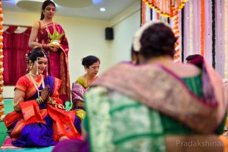 www.pradakshinaa.com_mumbai_candid_wedding_photographer_marathiwedding_bestweddingphotographer_2019_photographer_Pradakshinaa-T+S-31